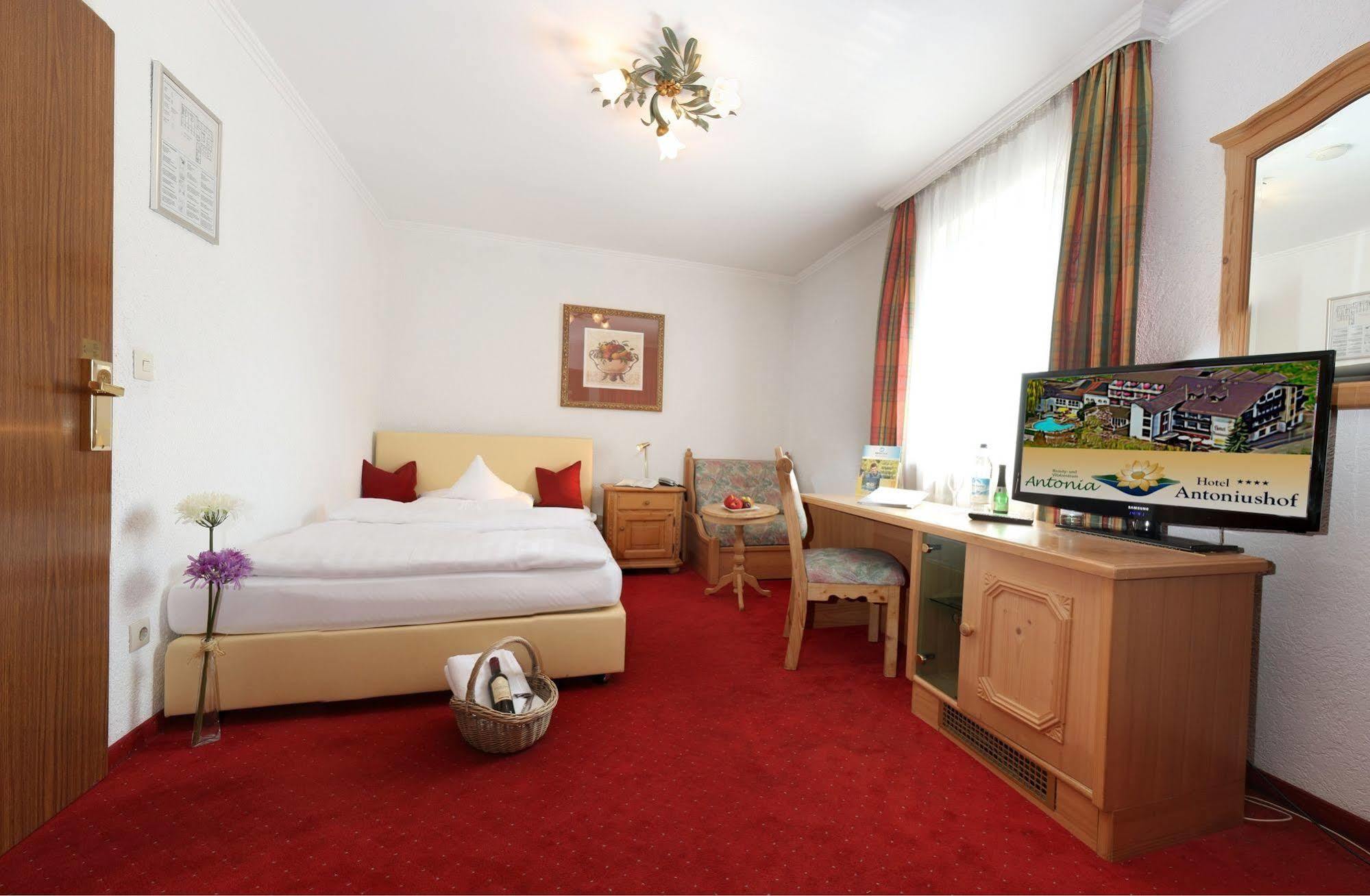 Hotel Antoniushof Ruhstorf an der Rott Buitenkant foto